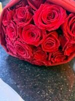 ورد وسكارف شتوي أحمر - Image 2